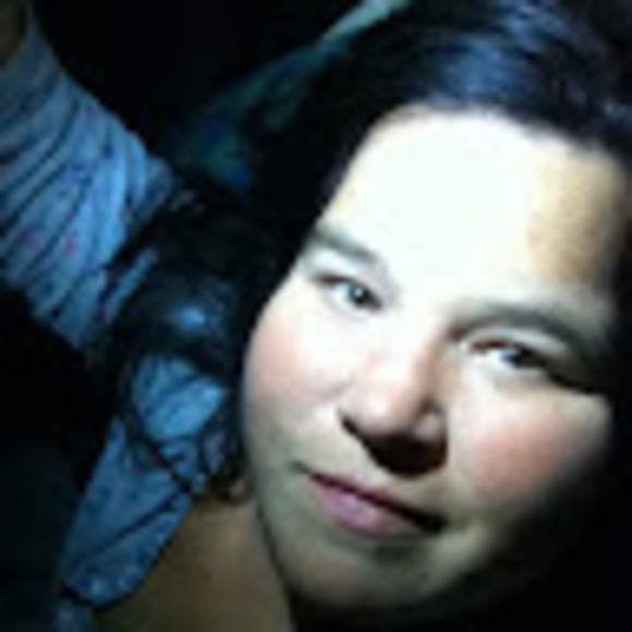 Meet your Posher, Christina - Picture 1 of 1